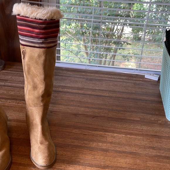 Tall suede zippered furry boots 8M - Picture 2 of 8